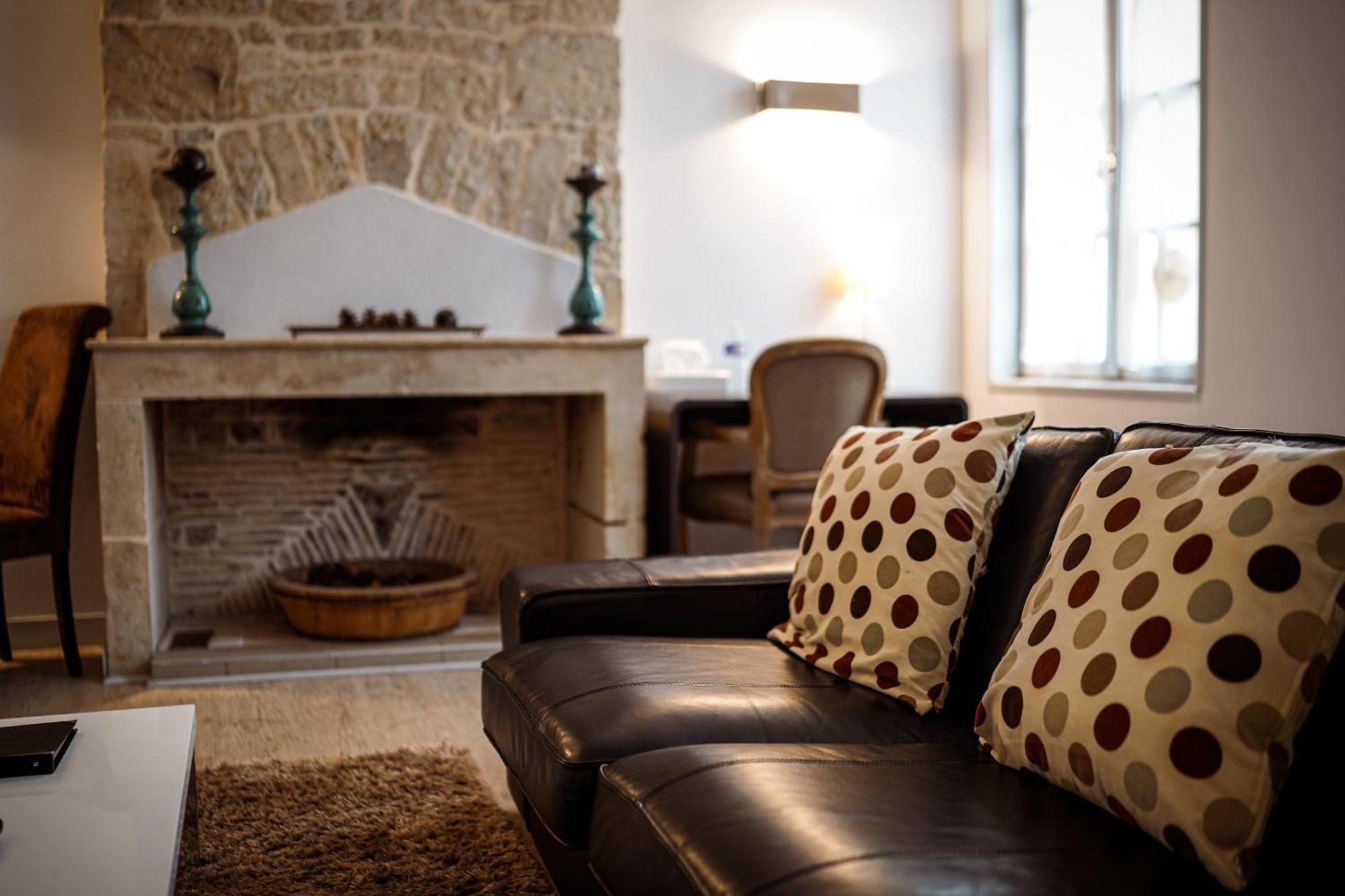 Logis Hostellerie De L'Abbaye Celles-sur-Belle Dış mekan fotoğraf